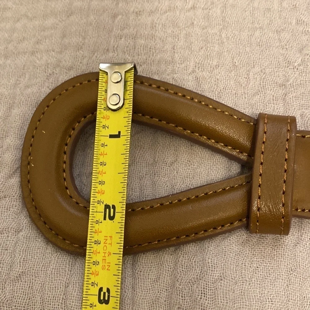 Halogen teardrop genuinely leather brown belt . Size M